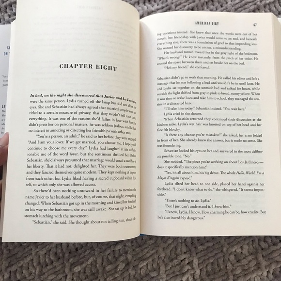 -American Dirt by Jeanine Cummins Hardcover in good used condition - Picture 8 of 11